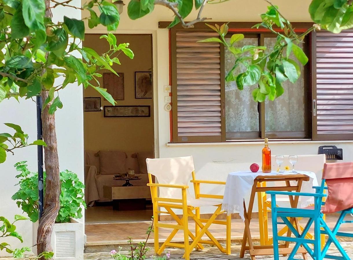 Lourantos Studios & Apartments Vathy  Exterior photo